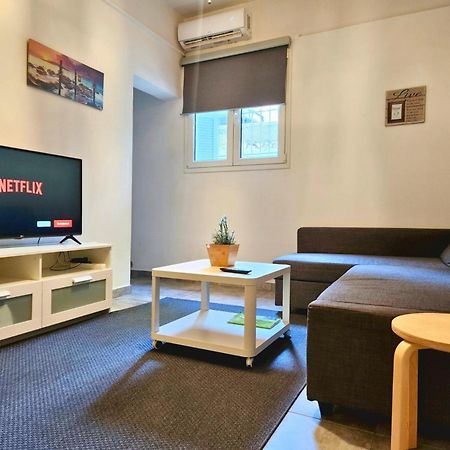 Cozy Apartment For 4 In Kolonaki, Lycabettus เอเธนส์ ภายนอก รูปภาพ