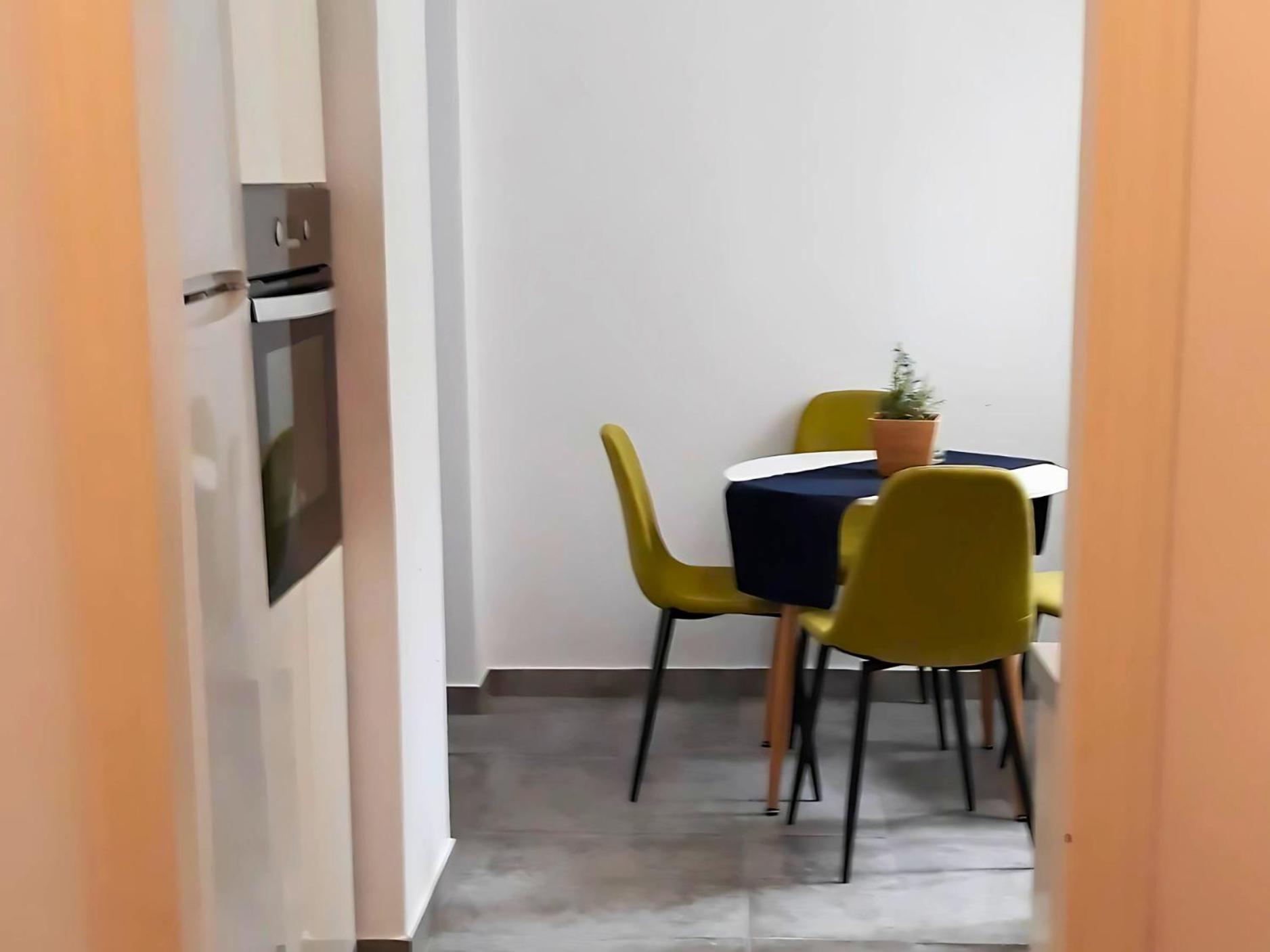 Cozy Apartment For 4 In Kolonaki, Lycabettus เอเธนส์ ภายนอก รูปภาพ